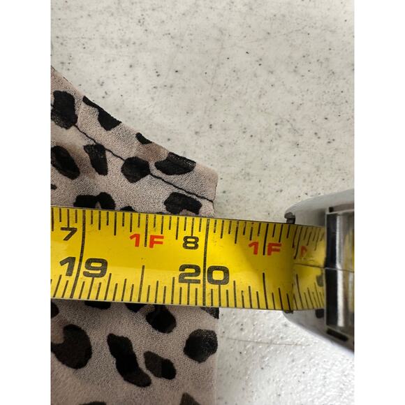 CAbi Leopard Print Sleeveless V Neck Blouse Fall Ruffles Business Layer Lg - Picture 6 of 7